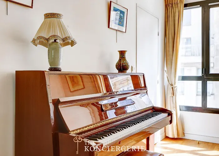 Apartment Design Et Confort A Montmartre Paris